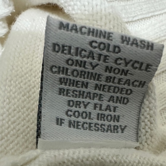 188 Dress-barn | EUC Cream Ribbed Mock Neck Sweater (Size M) - Picture 9 of 13